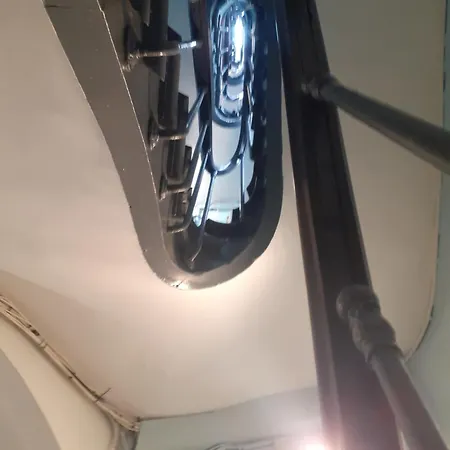 Hyper Centre Cathedrale De 홈스테이 *
